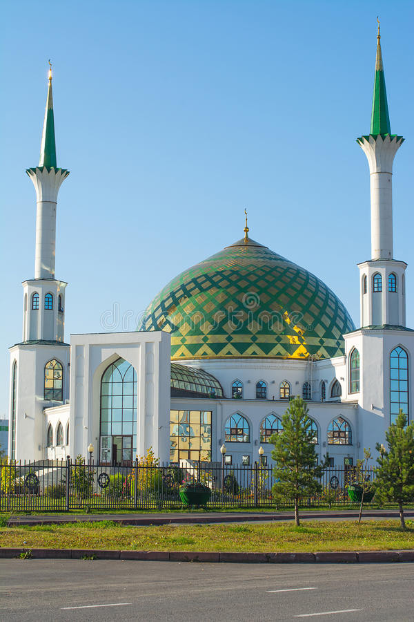 white-mosque-green-dome-kemerovo-russia-september-77775067.jpg