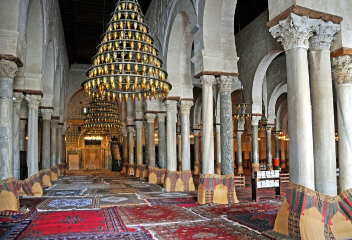 3b23193da56efaaa09_Great_Mosque_of_Kairouan,_prayer_hall.jpg