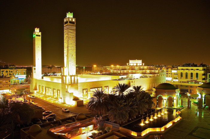 Sheikha_Salama_Mosque_downtown_Al_Ain.jpg