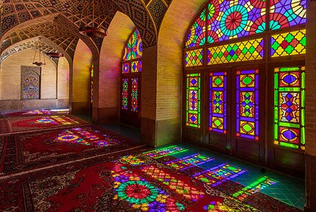 Mezquita_de_Nasirolmolk,_Shiraz,_Irán,_2016-09-24,_DD_66-68_HDR.jpg