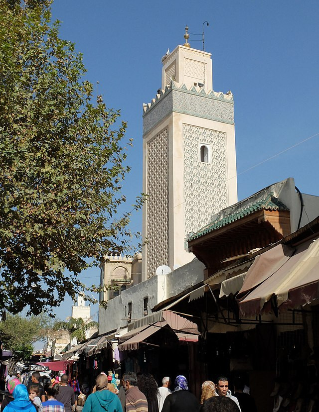 640px-Hamra_mosque_in_Fes_Jdid.jpg