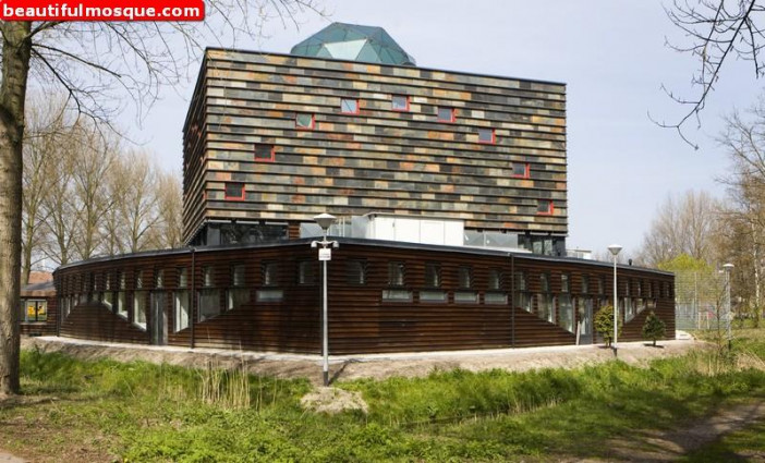 Selimiye-Mosque-in-Haarlem-Netherlands-06.jpg