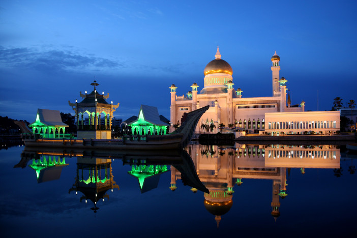 Sultan_Omar_Ali_Saifuddin_Mosque_02.jpg