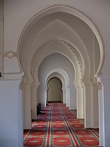 220px-Marrakesh_Kasbah_Mosque_prayer_hall.jpg