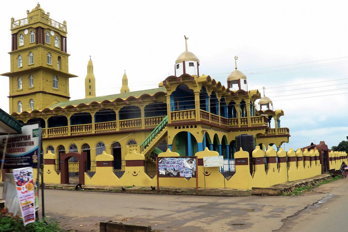 1280px-Central_Mosque_in_Ode_Omu,_Osun_State.jpg
