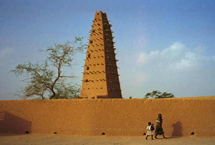 1997_277-9A_Agadez_mosque_cropped.jpg