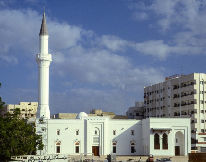 مسجد العزيزية.jpg