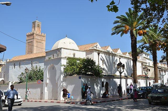 640px-Grande_mosquée_et_dépendance_Minaret_de_la_Mosquée_003.jpg