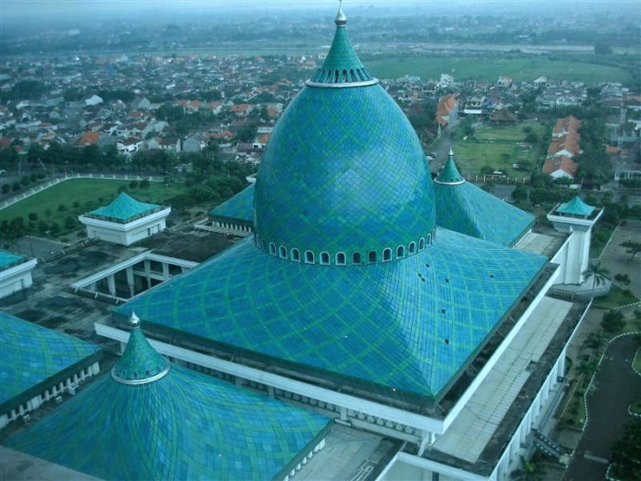 Kubah Masjid Al-Akbar Surabaya yoshiewafa.blogspot.com.jpg