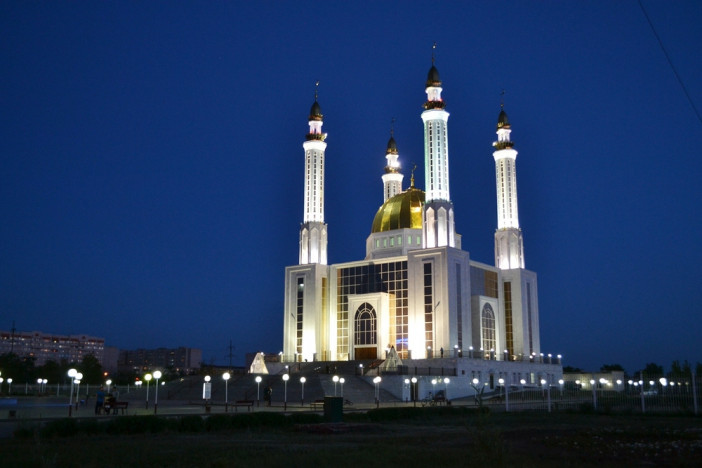 Nur_Ghasyr_mosque_6.jpg