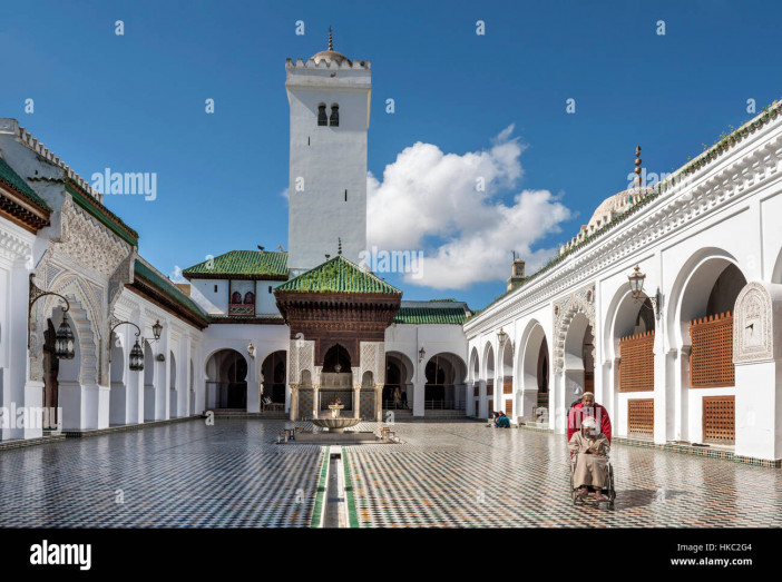 mosquee-al-qarawiyyin-a-fes-maroc-universite-et-hkc2g4.jpg