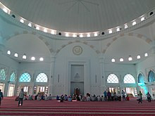 220px-Sultan_Iskandar_Mosque_-_Prayer_Hall.jpg