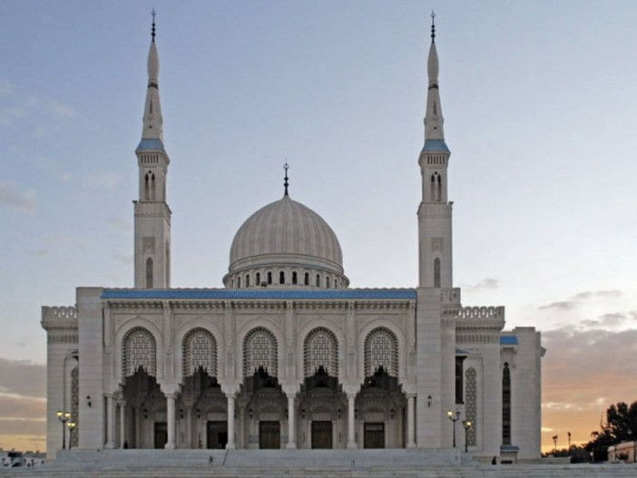 La-Mosquée-Émi-Abd-El-Kader-guide-touristique-algérie1.jpg