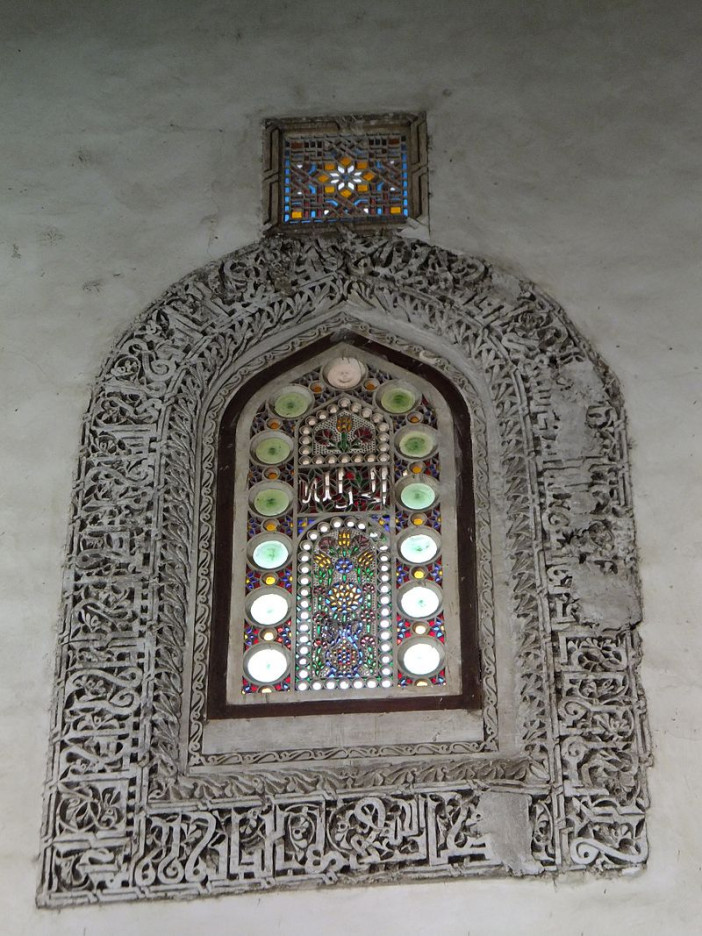 Salih_Talai_mosque_window_2.JPG