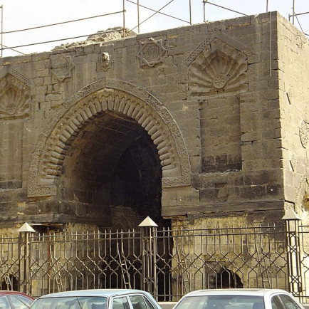 Al-Zahir_Baybars_Mosque_in_Cairo_DSCF1928.jpg