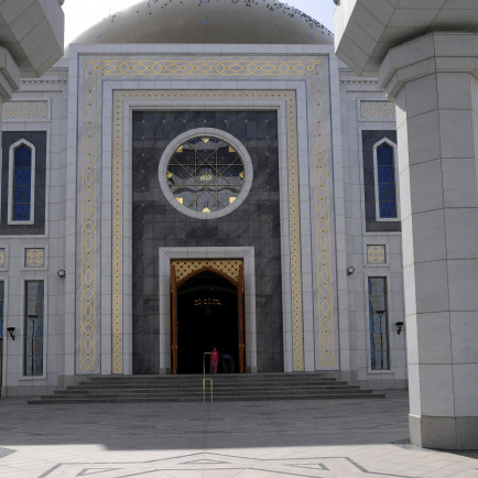 B050_Turkmenbashi_Ruhy_Moschee_Eingang_Turkmenbashi_Ruhy_Moschee_Eingang.jpg