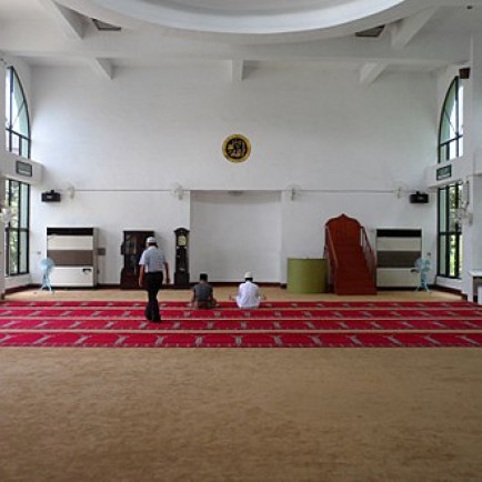 440px-Taichung_Mosque_-_Prayer_Hall.jfif