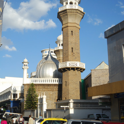 Jamia_Mosque.jpg