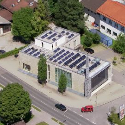 860918255-islamisches-forum-penzberg-solar-roof-green-electricity-fotovoltaics.jpg