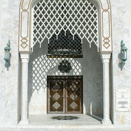 Gibraltar_mosque_door.jpg
