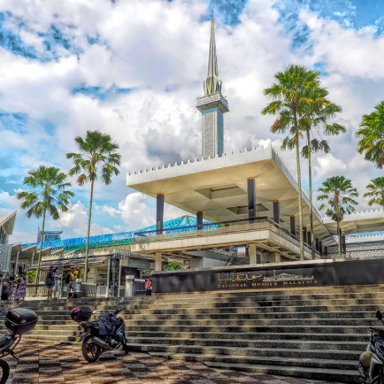 Malaysia-Kuala-Lumpur-National-Mosque.jpg