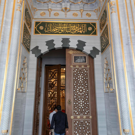 AR_1205_Sharjah_Mosque-17.jpg