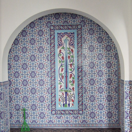 Mevlana_Moschee_(Kassel)_Gebetssaal_Detail4.jpg