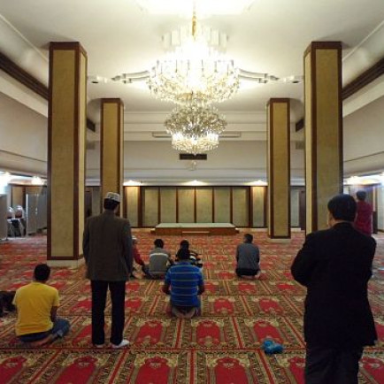 Kowloon_Mosque_Prayer_Hall.JPG