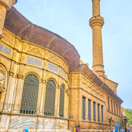 mosque-sabil-sulayman-agha-al-silahdar-cairo-egypt-cairo-egypt-december-historical-mosque-sabil-sulayman-agha-al-125609961.jpg