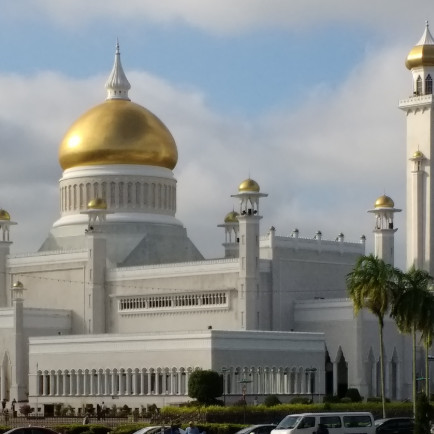 Omar_Ali_Saifuddien_Mosque.jpg