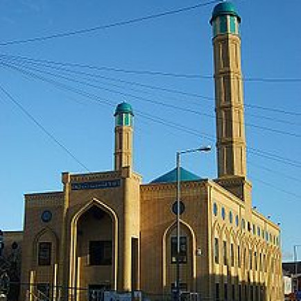 220px-Medina_Mosque_09-12-06.jpg