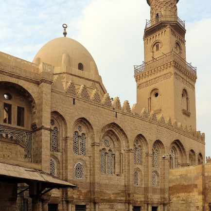 1280px-Cairo,_madrasa_del_sultano_qalaun,_04.jpg