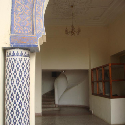 07-morocco-fez-fes-el-jdid-entrance-inside-interior-5086.jpg