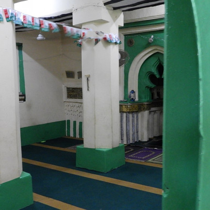 Kizimkazi_mosque_interior.jpg