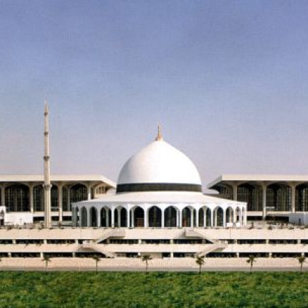 مسجد مطار الملك فهد.jpg