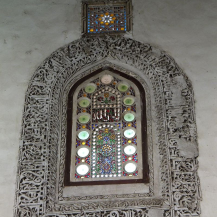 Salih_Talai_mosque_window_2.JPG