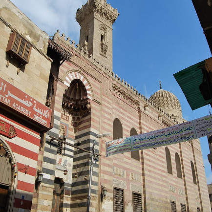 800px-Cairo_-_Sultan_Ashref_Barsbey_Mosque_Exterior.jpg