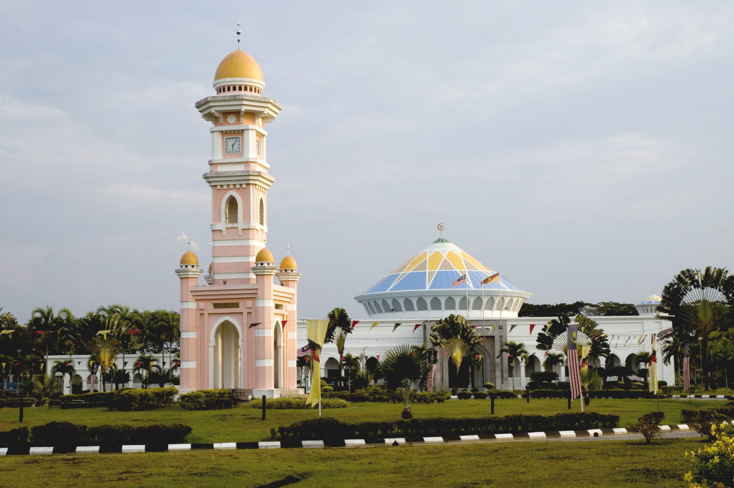 Setia Raja Mosque – Mosqpedia